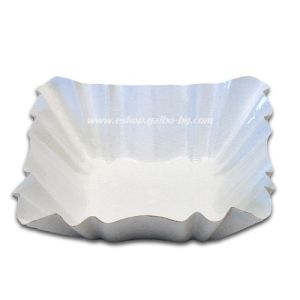 Малка картонена бяла чиния овал No:2,  9*9*3 см, за кетъринг , дегустации на храна, ядки, дребни сладкиши и бонбони  - 100 бр./ 2000 бр  В ПРОМОЦИЯ