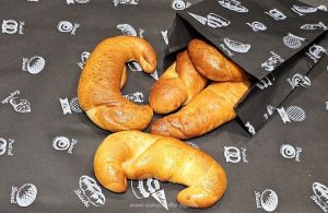 Хартия за закуски, черна маслоустойчива, с печат BAKERY  35*50 см - 500 бр